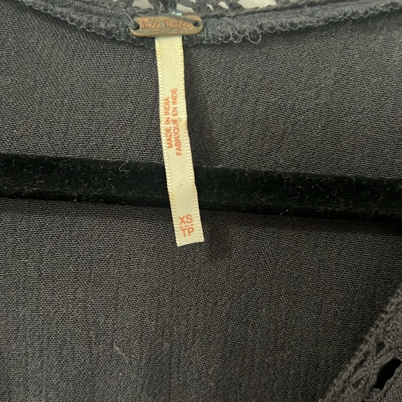 Black longe sleeves blouse - Picture 4 of 5